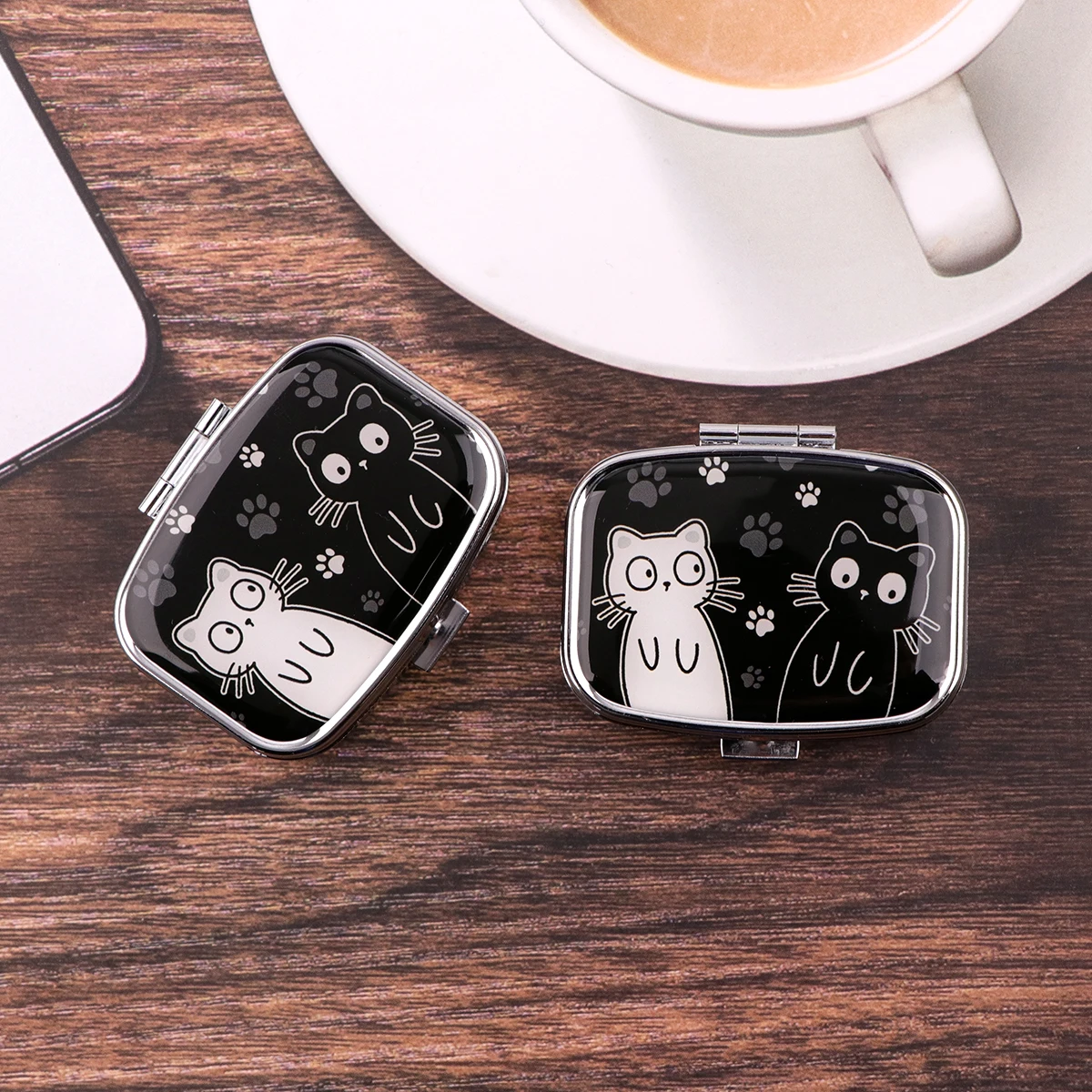 Cartoon Black And White Cat Tr - Travel Accessories Deals avaliação e preço